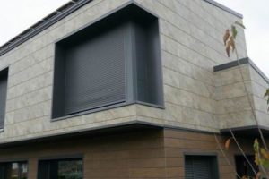 Fachadas e imagen exterior. Ventanas de aluminio y PVC en Almeria