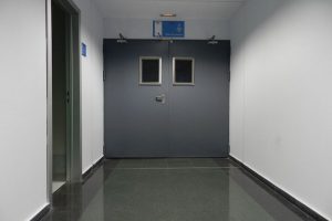 Puertas de seguridad y contra-incendios para empresas en Almeria. Aluminio y PVC 6