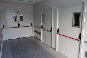 Puertas de seguridad y contra-incendios para empresas en Almeria. Aluminio y PVC 7
