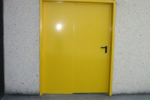 Puertas de seguridad y contra-incendios para empresas en Almeria. Aluminio y PVC 8
