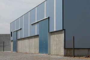 Puertas industriales para empresas en Almeria. Aluminio y PVC 5