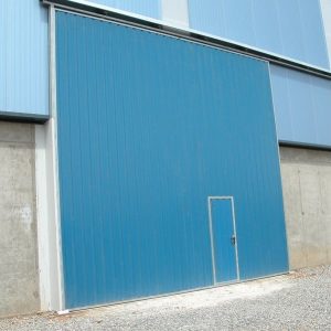 Puertas industriales para empresas en Almeria. Aluminio y PVC 6